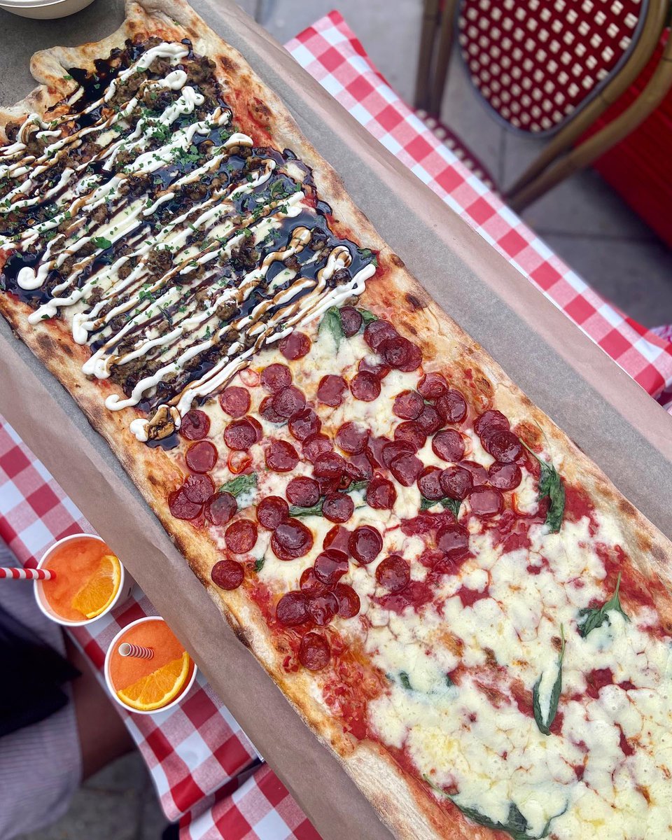 Amazing 1 metre pizza at slicebypizzapilgrims 😱😍💯 Pepperoni &amp; chilli honey • Mamma’s boy meatball • Margherita • Aperol frozen spritz 😋 #southbank #pizza #invited #londonfoodbabes zpr.io/RiRvs
