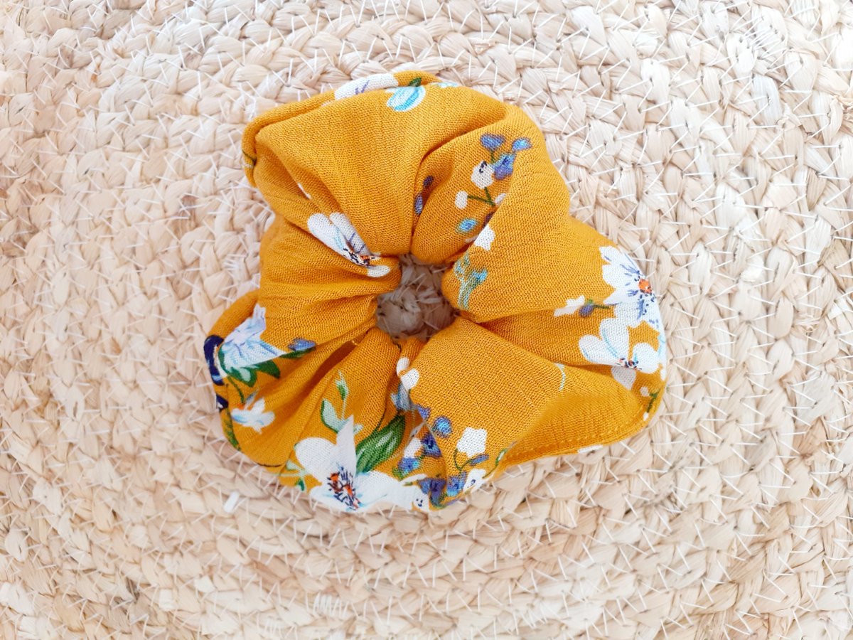 d_createurs's tweet image. Julie de Jlm Création est créatrice d’accessoires de mode en textile. Ses tissus proviennent de la récup pour leur donner une seconde vie. Idéal pour assortir le chouchou de madame avec le nœud de papillon de monsieur 💑 !

👉 createursdoccitanie.com/jlm-creation/