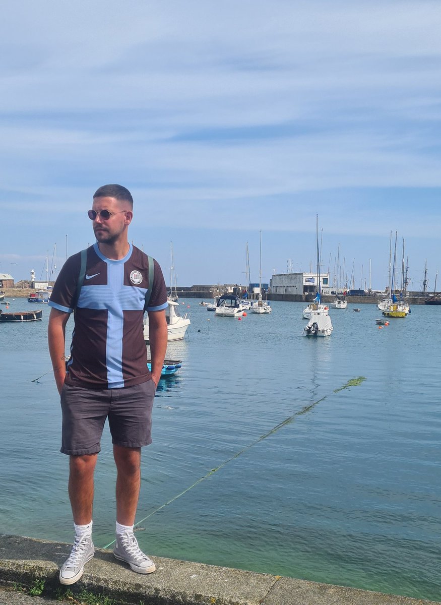 When Penzance meets @Corinthians My one & only brown shirt & its an absolute beaut! The 20-21 3rd shirt & what a shirt it is! 🇧🇷 great story & history behind the shirt with @CorinthianCas
#PrideKitChallenge Day 10 🏳️‍🌈 🤍