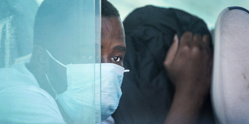 UN_SPExperts's tweet photo. Deadly practice of migrant ‘pushbacks’ must cease – @UNSR_Migration calls on States to abide by int'l law which prohibits collective expulsions and refoulement to a country where a migrant may face death, torture, or other harm.
👉 https://t.co/kKoiu1uuqO
#HRC47 #StandUp4Migrants https://t.co/d1uyOzr2CM