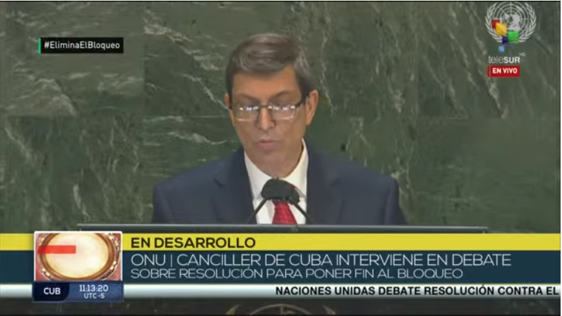 teleSURtv's tweet photo. @SMoncada_VEN @BrunoRguezP @DonaldTrump #ENVIVO | @BrunoRguezP: el reclamo de Cuba es que nos dejen en paz, es vivir sin bloqueo, que termine la persecución de nuestros lazos económicos 

#EliminaElBloqueo 
#ElMundoDiceNo

https://t.co/tqMKHfl0b4 https://t.co/WjExvDJEbF
