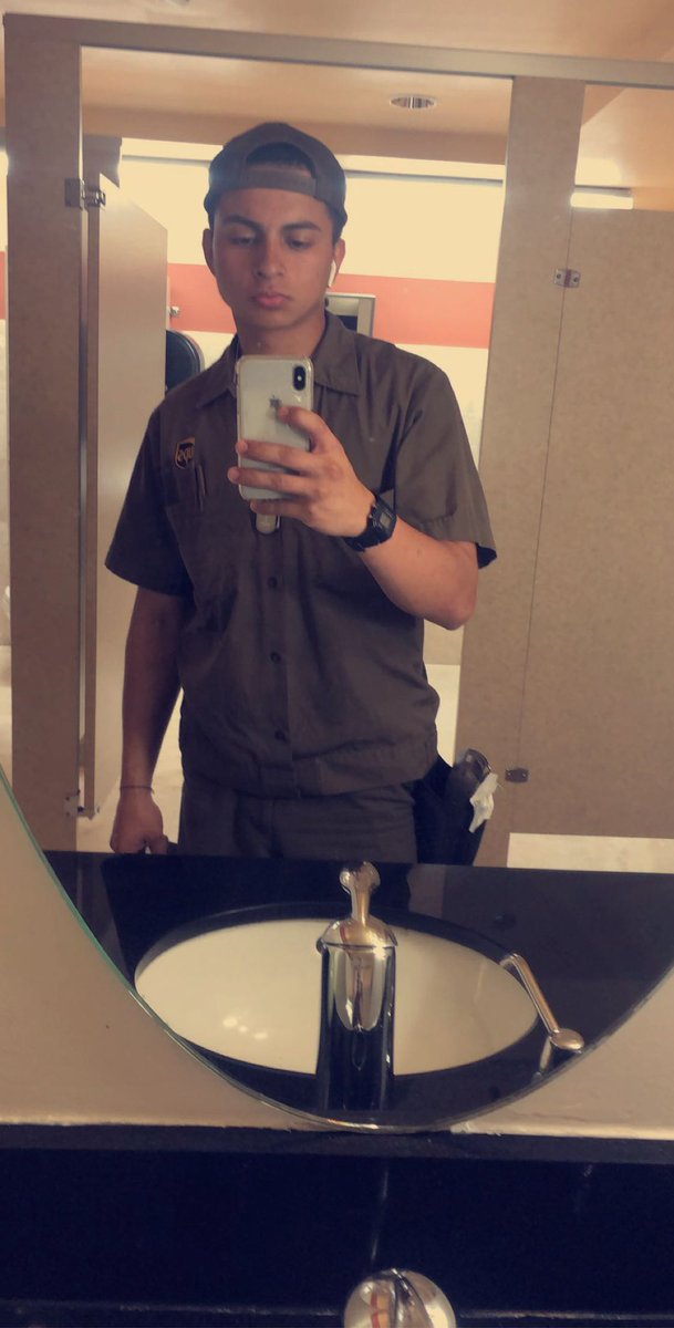 Bjpalma97_'s tweet photo. A year ago today I became a full time ups driver &amp; honestly couldn’t ask for a better job🙏🏽
Thank you to the man above &amp; all this hard work gonna be worth it at the end🙏🏽💯
#hardworkpaysoff #ups #6figure🤑🤫 https://t.co/ZP43etq88q