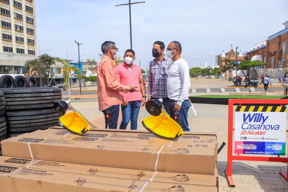 Continuamos dotando con equipamiento a nuestros trabajadores y trabajadoras para mejorar las labores de limpieza y saneamiento de la ciudad. ¡Sin descanso seguimos trabajando por la Maracaibo que Renace!