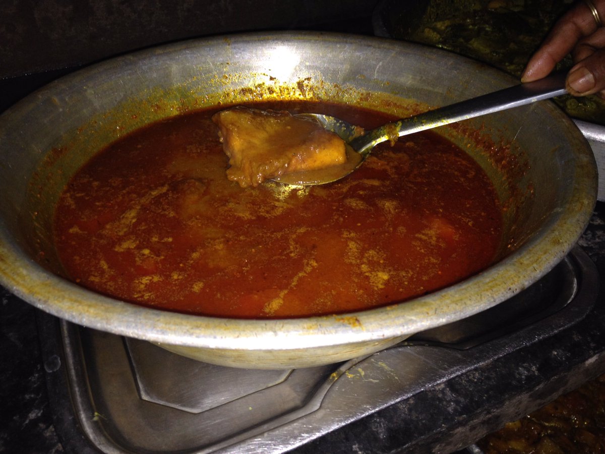 PrithaSen3's tweet photo. @ChowderSingh The most interesting to many would be the mutton curries cooked without onion or garlic but lip smackingly delicious. There were other specialities like the very East Bengali Chitol Maacher muitthya, Jiol Maacher Jhol , fish roe fritters, duck egg curries etc. https://t.co/EAZIsEScrH