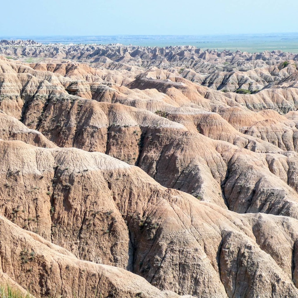 RoamingDaWorld's tweet image. Otherworldly.

That’s how we’d best describe this incredible landscape here in South Dakota. Descending from the Black Hills and across the largest mixed-grass prairie in the US, the earth appears to open up into another realm.

The native Lakota used … instagr.am/p/CQeDbXOhmPq/