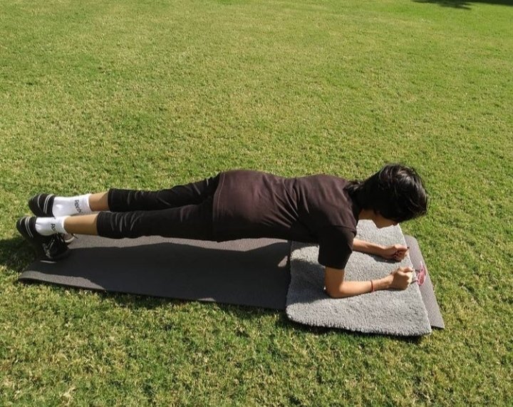 I am joining @joshimanasi11 for the #StareAtGreatness Movement. 
Major spine surgeries but still i made it to national record for the longest duration to hold a plank and that makes me #StareWorthy I believe in the right mindset. 

#ParaAthlete #IndiaBookofRecordHolder