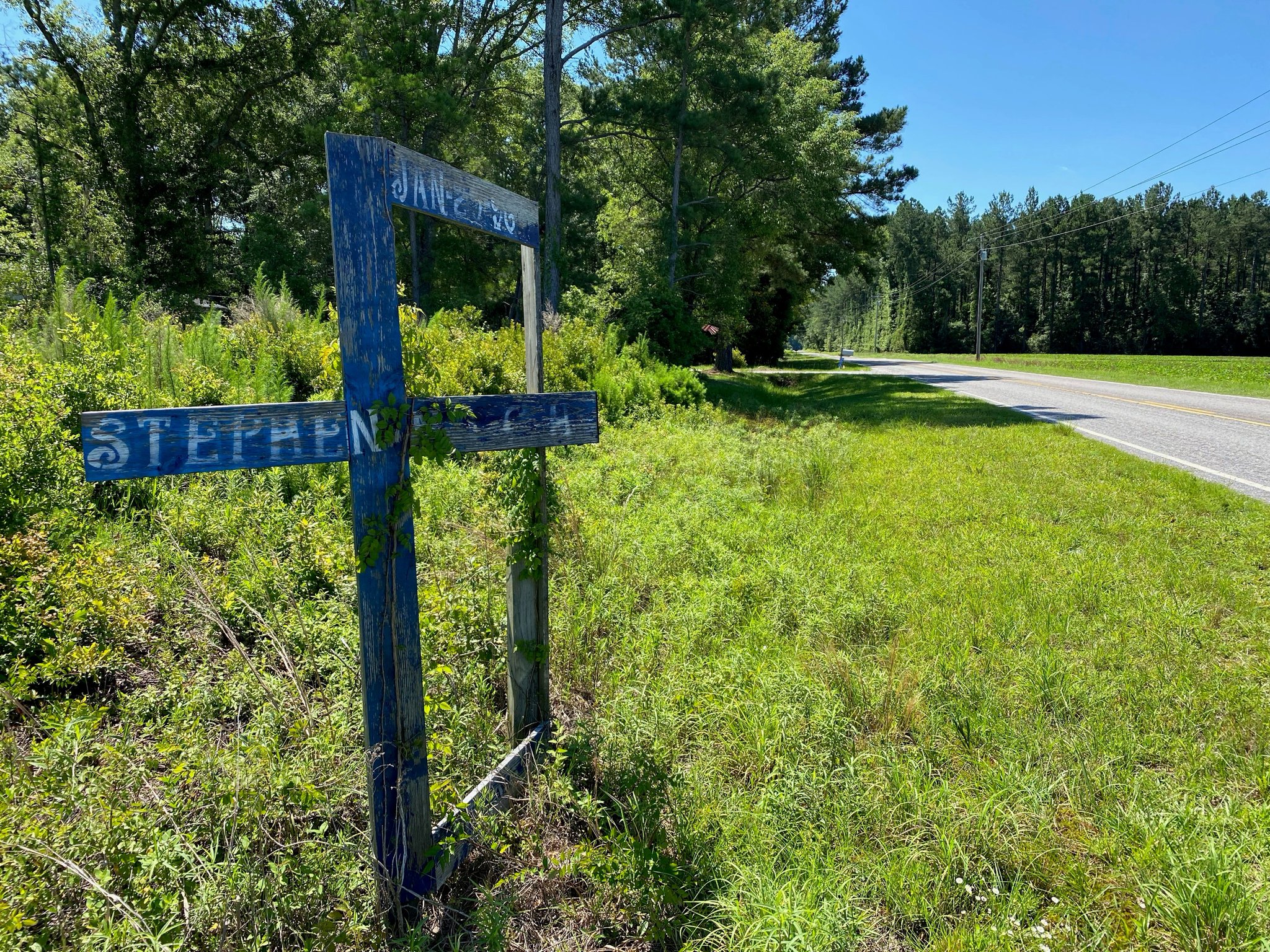 Abc News 4 On Twitter A Faded Cross Sits Along The Hampton County Road Where Teenager Stephen Smith Was Found Dead In 2015 Smith S Case Remains Unsolved But State Police Say They Re