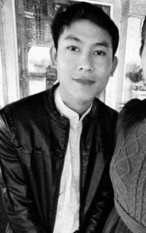 hannayuri_twt's tweet photo. Tw // Death 🥀

A man on a motorcycle was shot dead by the junta's armed forces at the Myanmar Ward Office in Hsipaw, Northern Shan State, around 9:30 PM  on June 23.

#June23Coup #WhatsHappeningInMyanmar https://t.co/yYW71feLSR