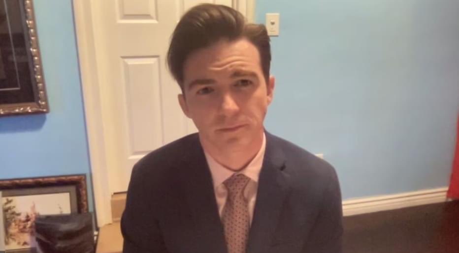 SomosNewSpace's tweet photo. 🚨DRAKE BELL VA A LA CARCEL🚨😱☹️

La ex estrella de Nickelodeon, Jared "Drake" Bell, se declaró culpable de los cargos relacionados con enviar mensajes inapropiados a un fan de 15 años. #Drakebell #Bell #Drake #Actor https://t.co/gyP2aQmkYo