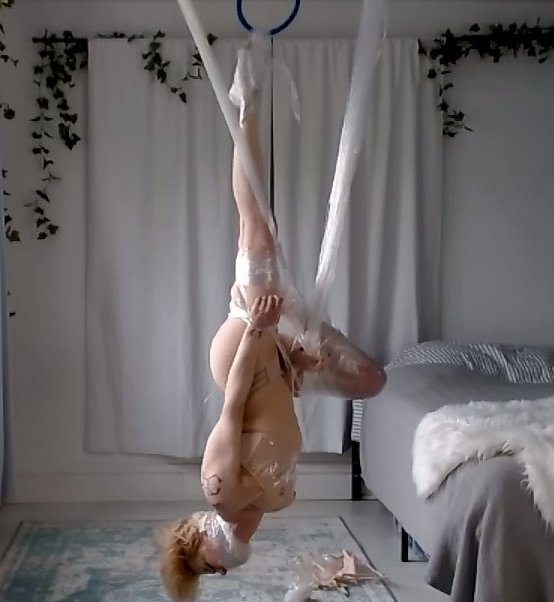 Pallet wrap, plastic wrap, saran wrap, cling wrap... whatever you call it. It's fucking sexy. https://t<a href="/tag/factory"class="tags"><span>#factory</span></a><a href="/tag/ropebondage"class="tags"><span>#ropebondage</span></a><a href="/tag/ropebunny"class="tags"><span>#ropebunny</span></a><a href="/tag/tiedupgirl"class="tags"><span>#tiedupgirl</span></a>