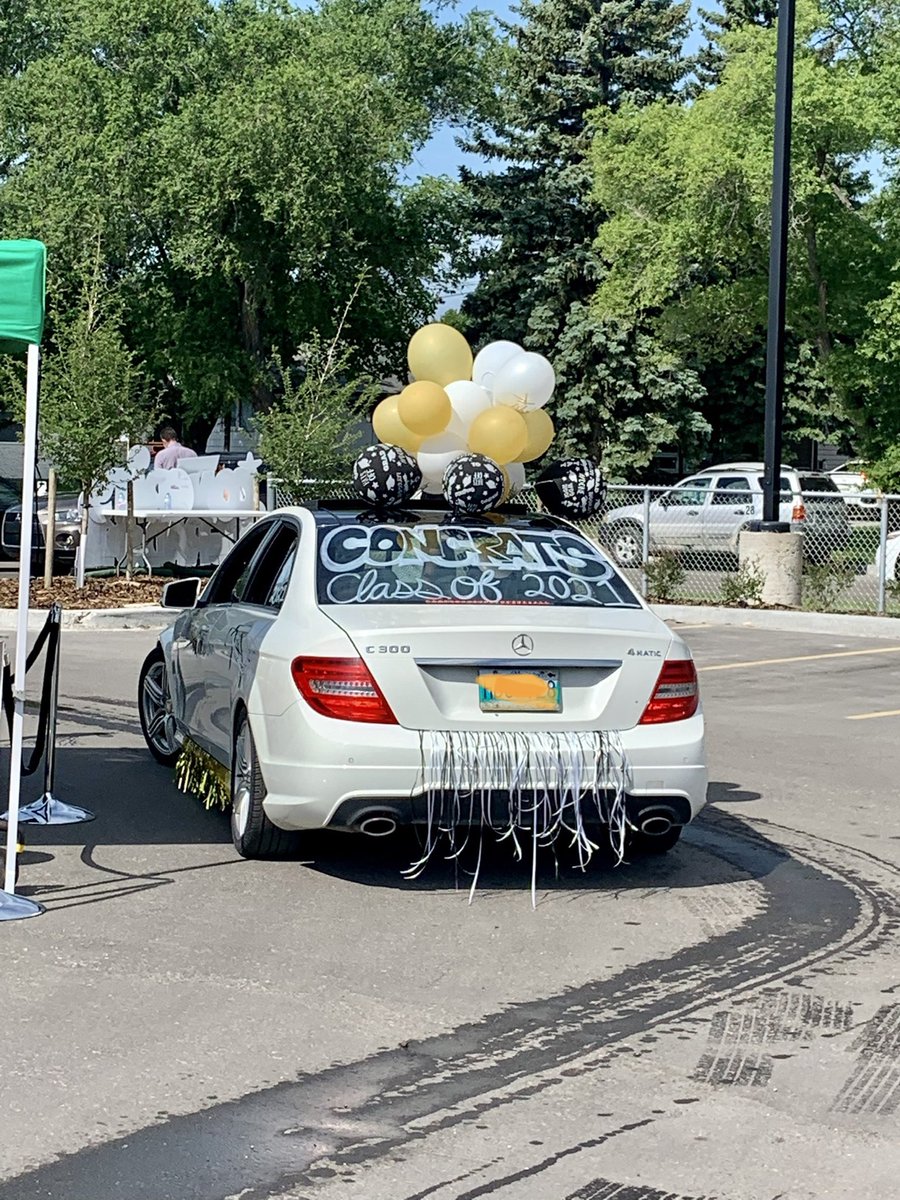 Garden City drive up Graduation ceremony today. 🎓🎉<a href="/GC_Gophers/">GC Collegiate</a>