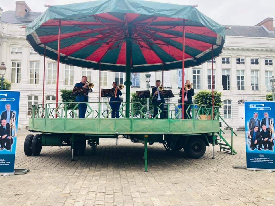 SlideMake's tweet image. Concert in Brussels 🇧🇪😎🤟