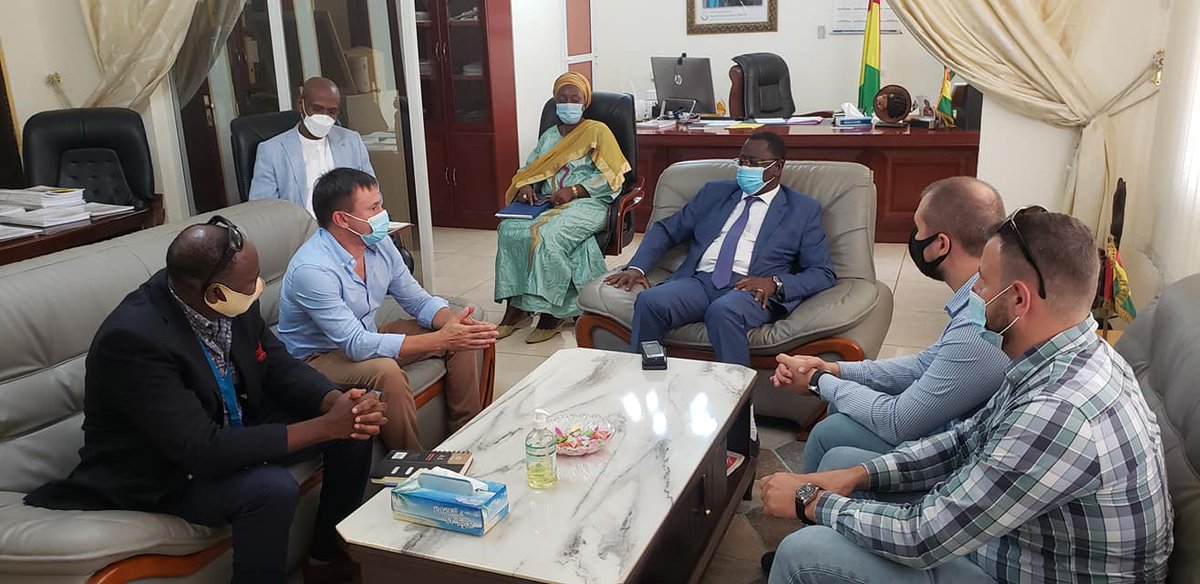 peged_pnud's tweet photo. #Pisciculture 🐬 : le @PNUDGuinee et et l’#Université technique d’#Astrakhan concrétisent leur accord avec l’arrivée des experts #russes🇷🇺 en #Guinée🇬🇳 en soutien au #PADAHMG.
@GouvGN 
@RussieConakry 
@pnudfr 
@PrimatureGN 
👉 lire: https://t.co/Cjm9n8DQcx https://t.co/kiEGfShILZ