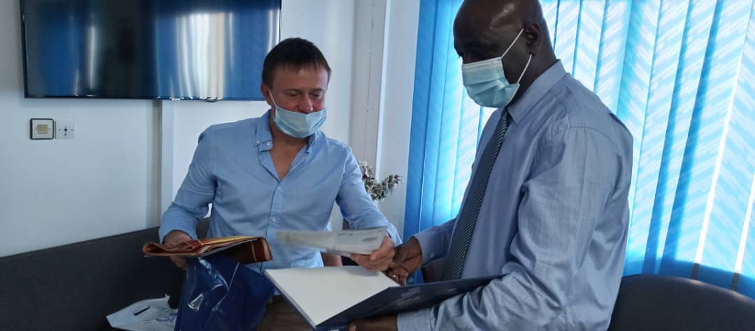 peged_pnud's tweet photo. #Pisciculture 🐬 : le @PNUDGuinee et et l’#Université technique d’#Astrakhan concrétisent leur accord avec l’arrivée des experts #russes🇷🇺 en #Guinée🇬🇳 en soutien au #PADAHMG.
@GouvGN 
@RussieConakry 
@pnudfr 
@PrimatureGN 
👉 lire: https://t.co/Cjm9n8DQcx https://t.co/kiEGfShILZ