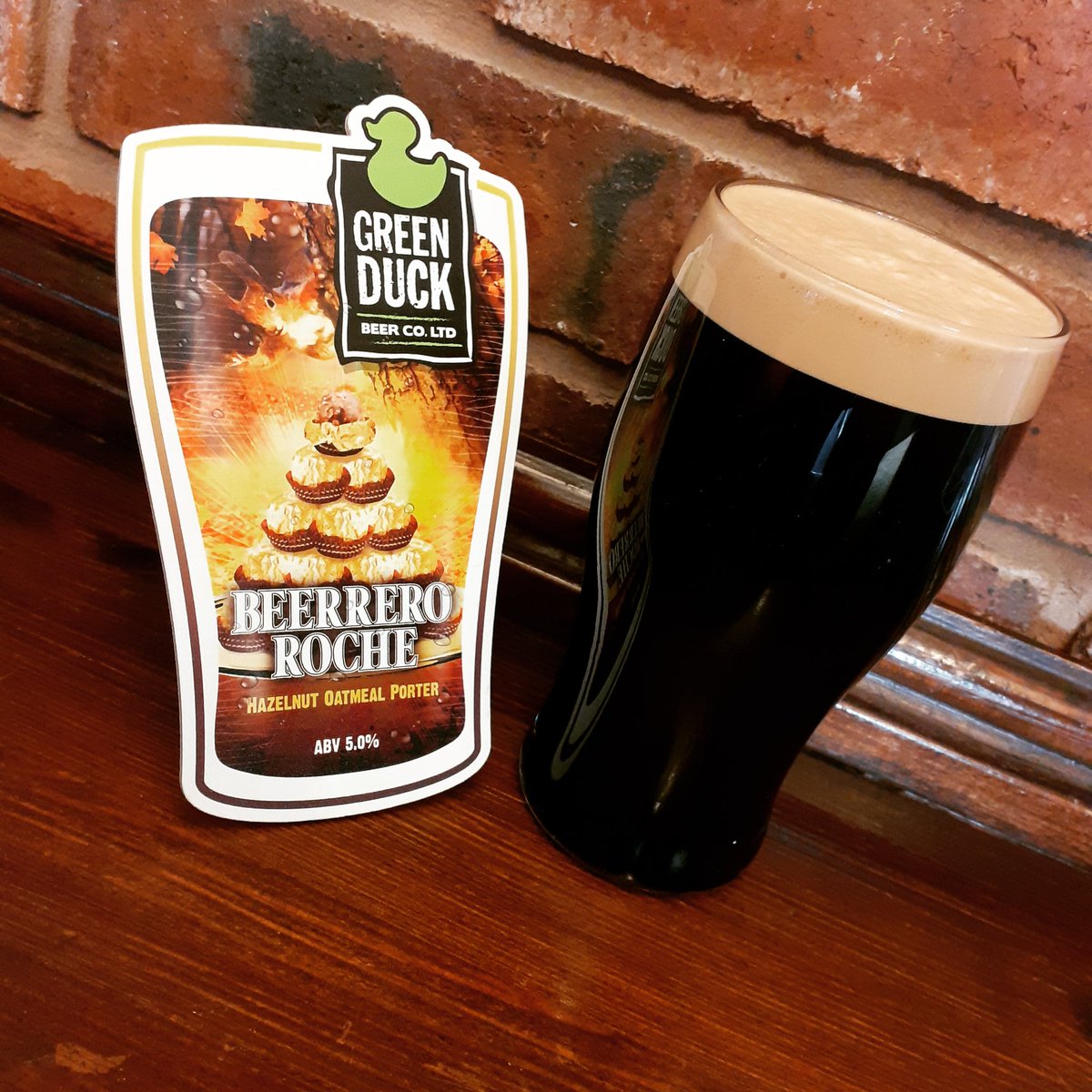 New to the Fountain is <a href="/greenduckbrew/">Green Duck Beer Co</a> Beerrero Roche. A 5.0% beautiful dark Hazelnut Oatmeal Porter. 
#beer #beerlover #beerporn #beeroclock #chocolate #hazelnut #oatmeal #Porter
ABV: 5.0%
🍺Style: Hazelnut Oatmeal Porter
👁️See: Dark
👃Smell: Chocolate
👅Taste: Hazelnut