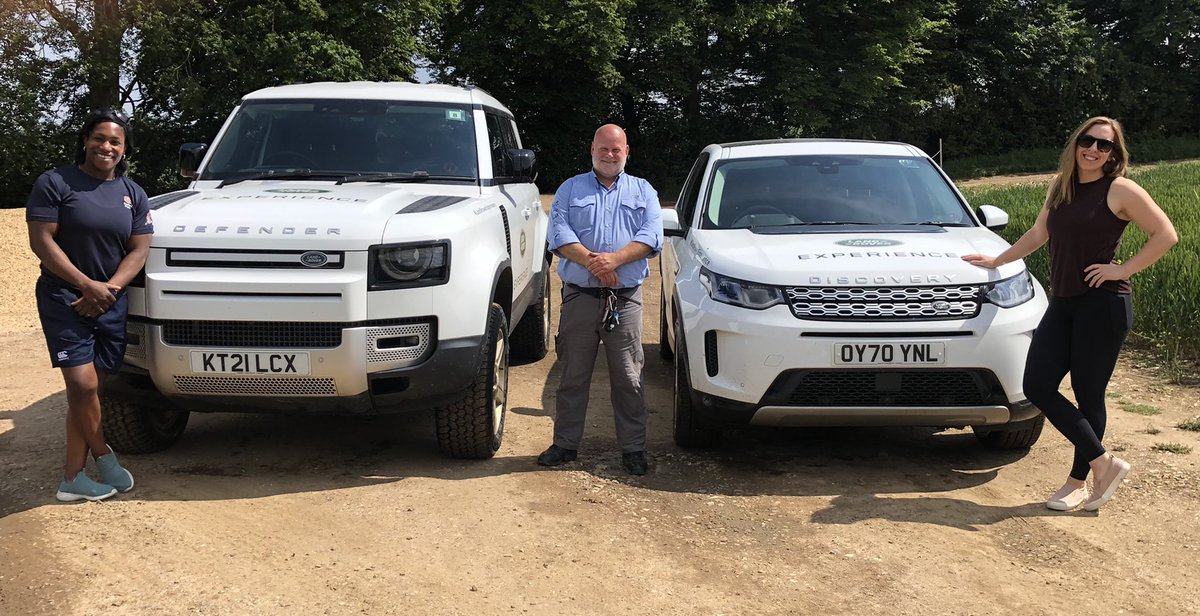 It’s never a bad day at work when you meet an @EnglandRugby & @Saracens legend - @MaggieAlphonsi A privilege to show you round this afternoon! #landroverexperience #lrelondon #offroad #newdefender #discoverysport