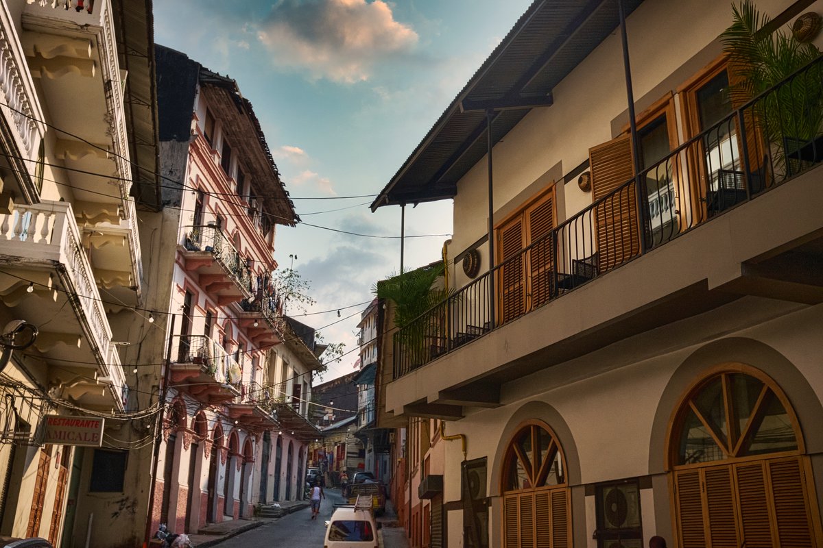 nazsimons's tweet photo. Cálidos atardeceres de barrio.
#streetphotography #fotografia #nazsimons https://t.co/WIlG0Qxfxg