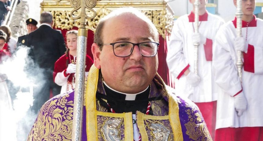pasionenjaen's tweet photo. Agustín Rodríguez Gómez, nuevo delegado episcopal de Hermandades y Cofradías. @diocesisdejaen https://t.co/dBUqBevVe7 https://t.co/AQB1wcARCe