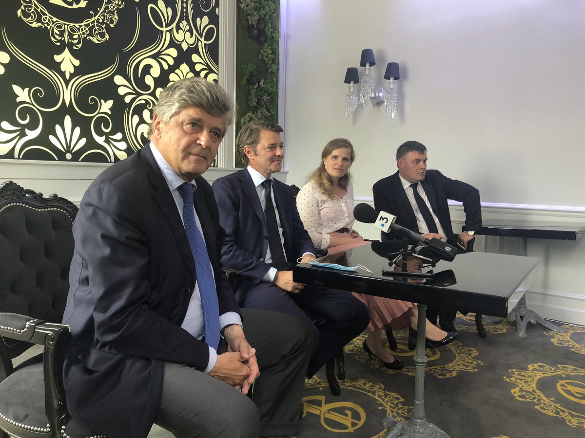 Chrystel45's tweet image. Merci à @francoisbaroin pour le soutien qu’il a apporté à @N_Forissier et à l’ensemble de notre liste de la droite et du centre, en venant aujourd’hui à Orléans ! #regionales2021