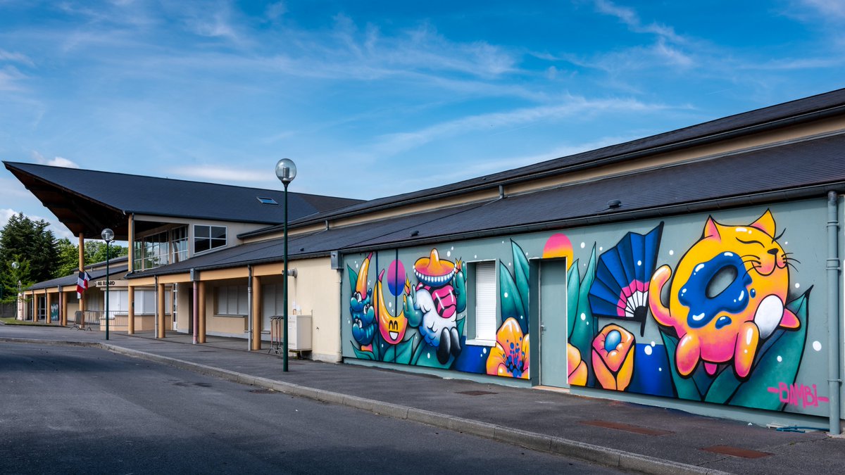 LaBelValette's tweet photo. [HORS LES MURS] 💙

« Bambi 2021 »

Fresque réalisée dans le cadre du Hors les Murs 2 du Label Valette Festival au collège Paul Eluard, dans la ville de Châlette-sur-loing, par l’artiste Bambi ✨

#muralism #art #spayart #urbanart #streetart #fresque #painting #lbv4 https://t.co/vGMR8evg2F