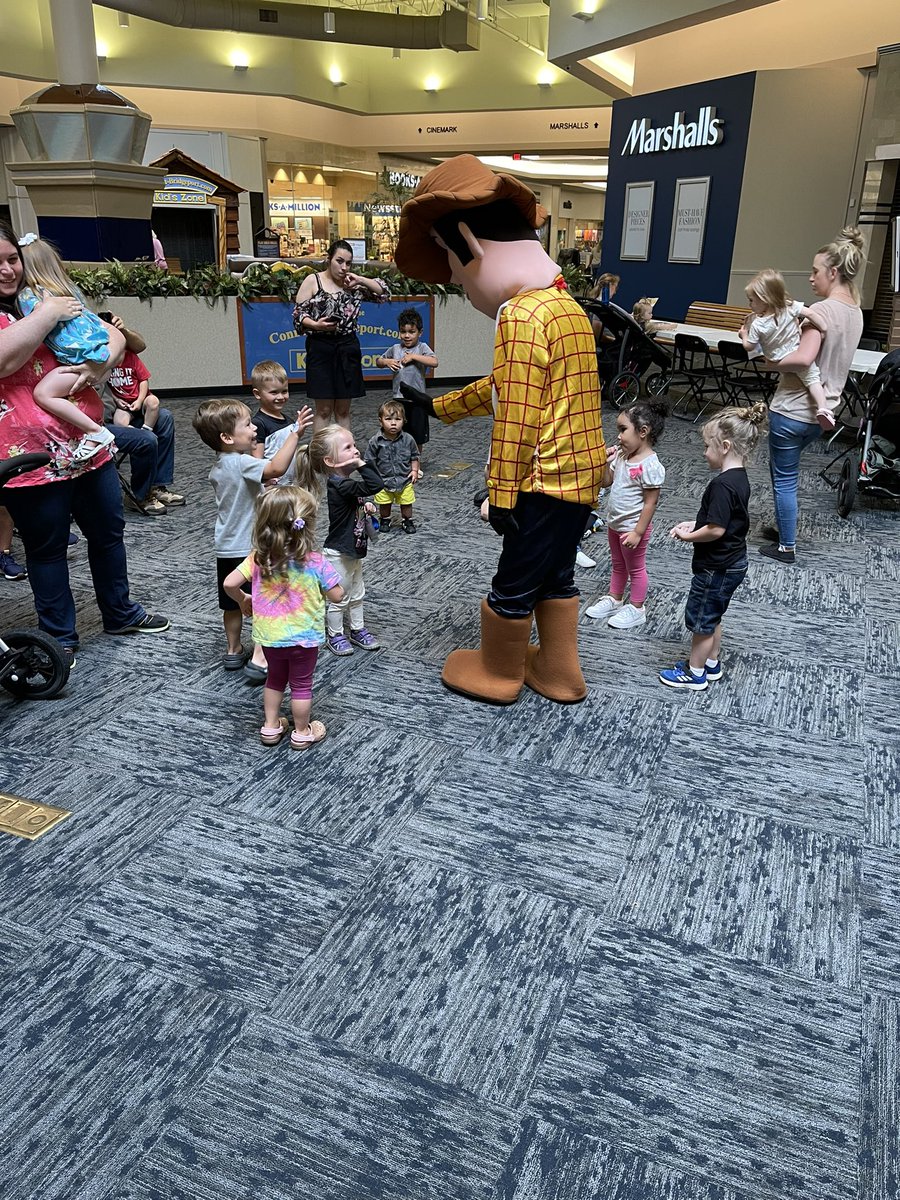 Meadowbrook Mall tweet media