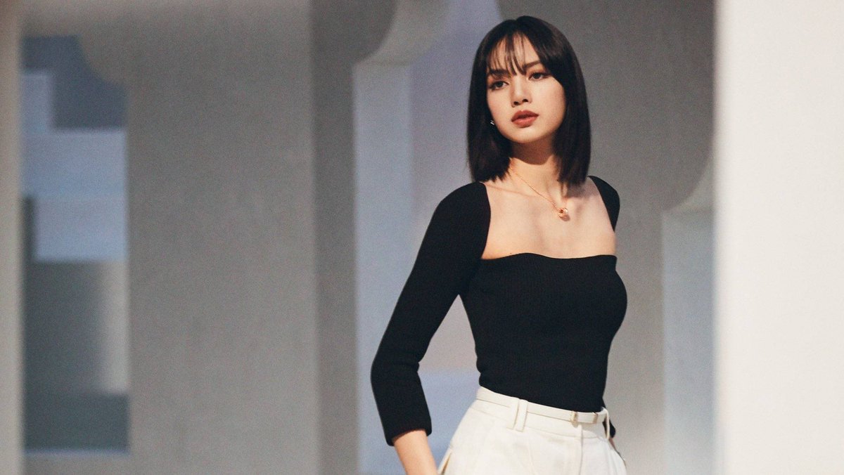 portalblackpink's tweet photo. [📸] LISA x BVLGARI.

🔗 https://t.co/O2NmA2uyZh

#리사 #LISA #블랙핑크 #BLACKPINK https://t.co/PoDBXk3qxq