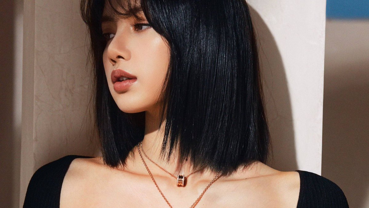portalblackpink's tweet photo. [📸] LISA x BVLGARI.

🔗 https://t.co/O2NmA2uyZh

#리사 #LISA #블랙핑크 #BLACKPINK https://t.co/PoDBXk3qxq