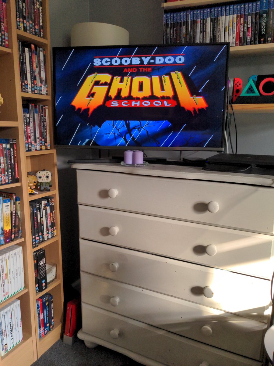 rossitude's tweet photo. First covid vaccines made me very sleepy so zoning out to Scooby Doo https://t.co/S9KuOM3aKM