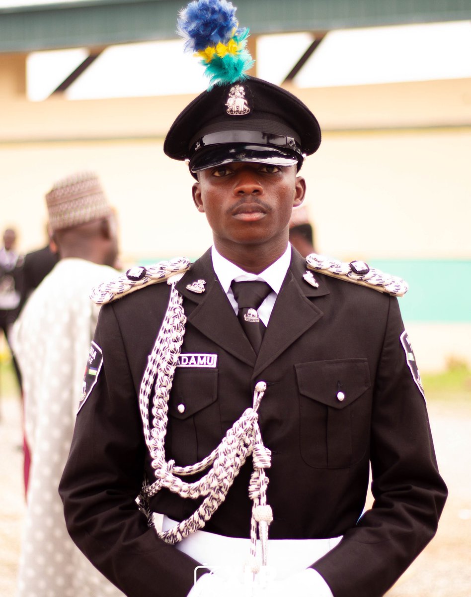 VisualsXlr's tweet photo. Congratulations ASP A.S ADAMU 👮🏽‍♂️ https://t.co/mtAppKlegX
