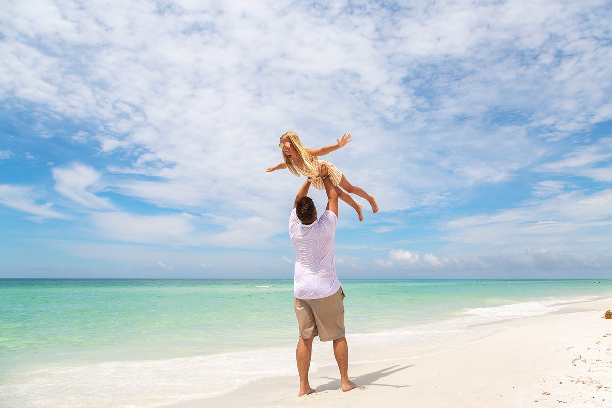 TheOceanReef's tweet photo. Meet our Guests from Katy, Texas. They frequently visit Dune Allen Beach with us. Most recently, they enjoyed their stay at Dune Allen Delight. See the fun they had and more of where they vacationed here: https://t.co/XarfxqFnzK
#SouthWalton #DuneAllenBeach #30A https://t.co/bLtBzqcA75