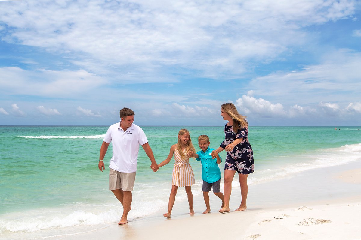 TheOceanReef's tweet photo. Meet our Guests from Katy, Texas. They frequently visit Dune Allen Beach with us. Most recently, they enjoyed their stay at Dune Allen Delight. See the fun they had and more of where they vacationed here: https://t.co/XarfxqFnzK
#SouthWalton #DuneAllenBeach #30A https://t.co/bLtBzqcA75