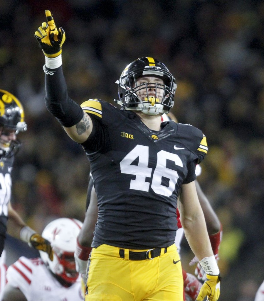 PFF_College's tweet photo. Who is Tight End University?

🔁 Miami
▪️ Jeremy Shockey
▪️ Greg Olsen
▪️ Jimmy Graham

♥️ Iowa
▫️ George Kittle
▫️ Dallas Clark
▫️ T.J. Hockenson

💬 Neither https://t.co/0ImEnNGHaA