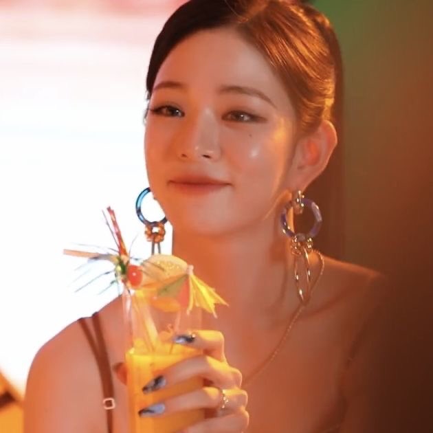 tiny__chae's tweet image. she’s too cute T_T
#채영