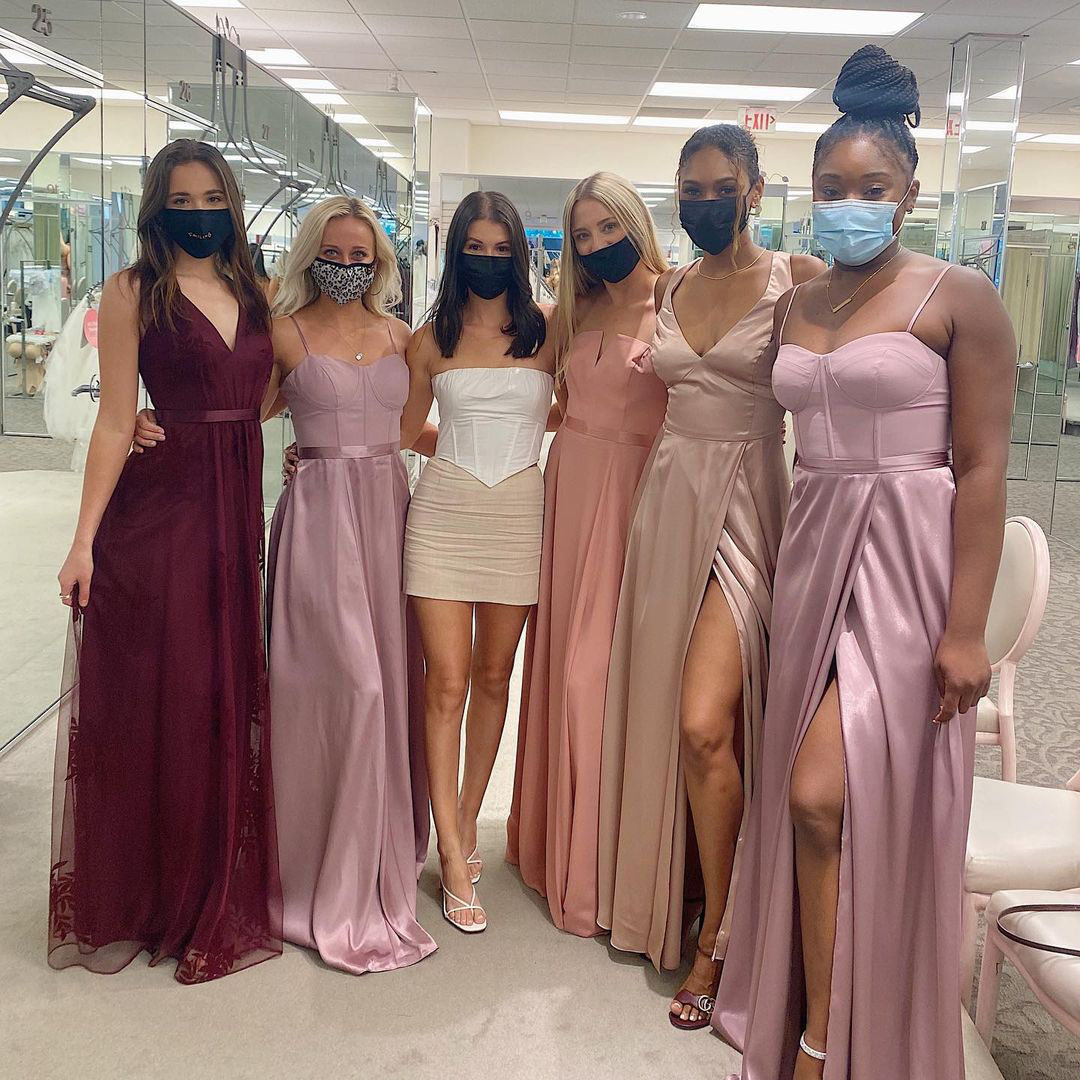 davidsbridal's tweet photo. Seeking beautiful silhouettes for your bridal party? Look no further! ✨Click here to schedule an in-person or virtual appointment (walk-ins also welcome!): https://t.co/wpdB99LrbJ

📷: @avayvay https://t.co/aB0OLAhJnS