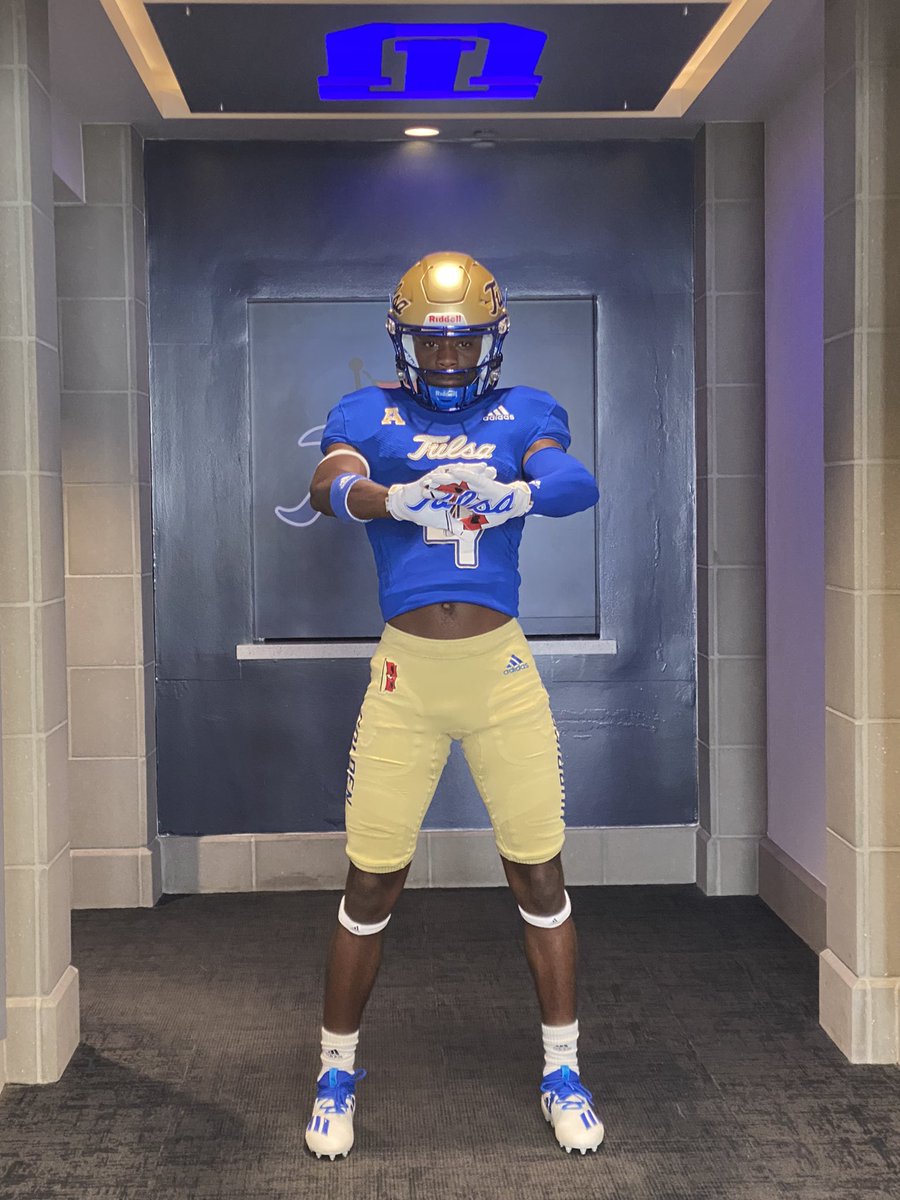 nunucam10's tweet photo. AGTG 🙌🏿After a great workout and visit I’m Grateful and Blessed to say that I have received an D1 offer from The University of Tulsa 👑🌀#HuntForTheCrown #ReignCane
@TulsaFootball @CBuck08 @CoachPMonty @Josh_Scoop @247Sports @1DutchAthletics https://t.co/3SDbrwwUPQ
