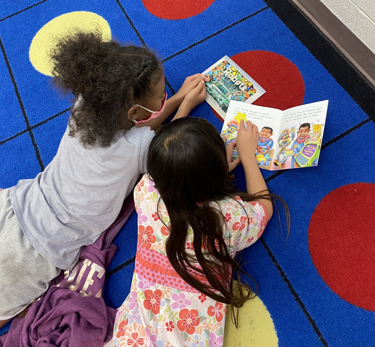 MijoWhite77's tweet image. Readers are Leaders! #ccsrise2021 @CCSSuptConnelly @mellottahill1 @sdhaley1 @jenlloyd16 @NatalieGodwin