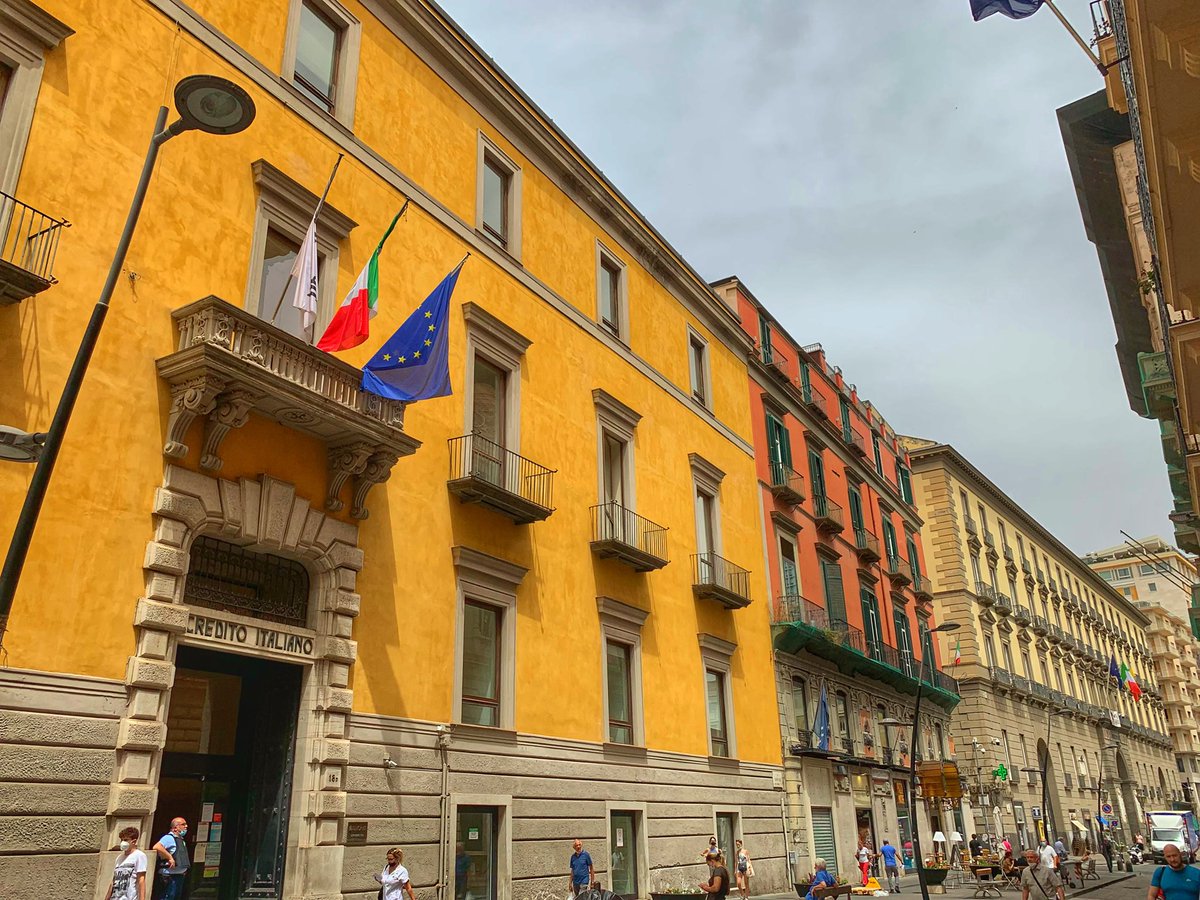 MaxencePigree's tweet photo. [#AroundEurope🇪🇺] Premier jour à #Naples 🇮🇹, les piétons ne sont pas très appréciés, il ne faisait pas très beau mais c’est très joli ! https://t.co/4A2Rl5hYiJ
