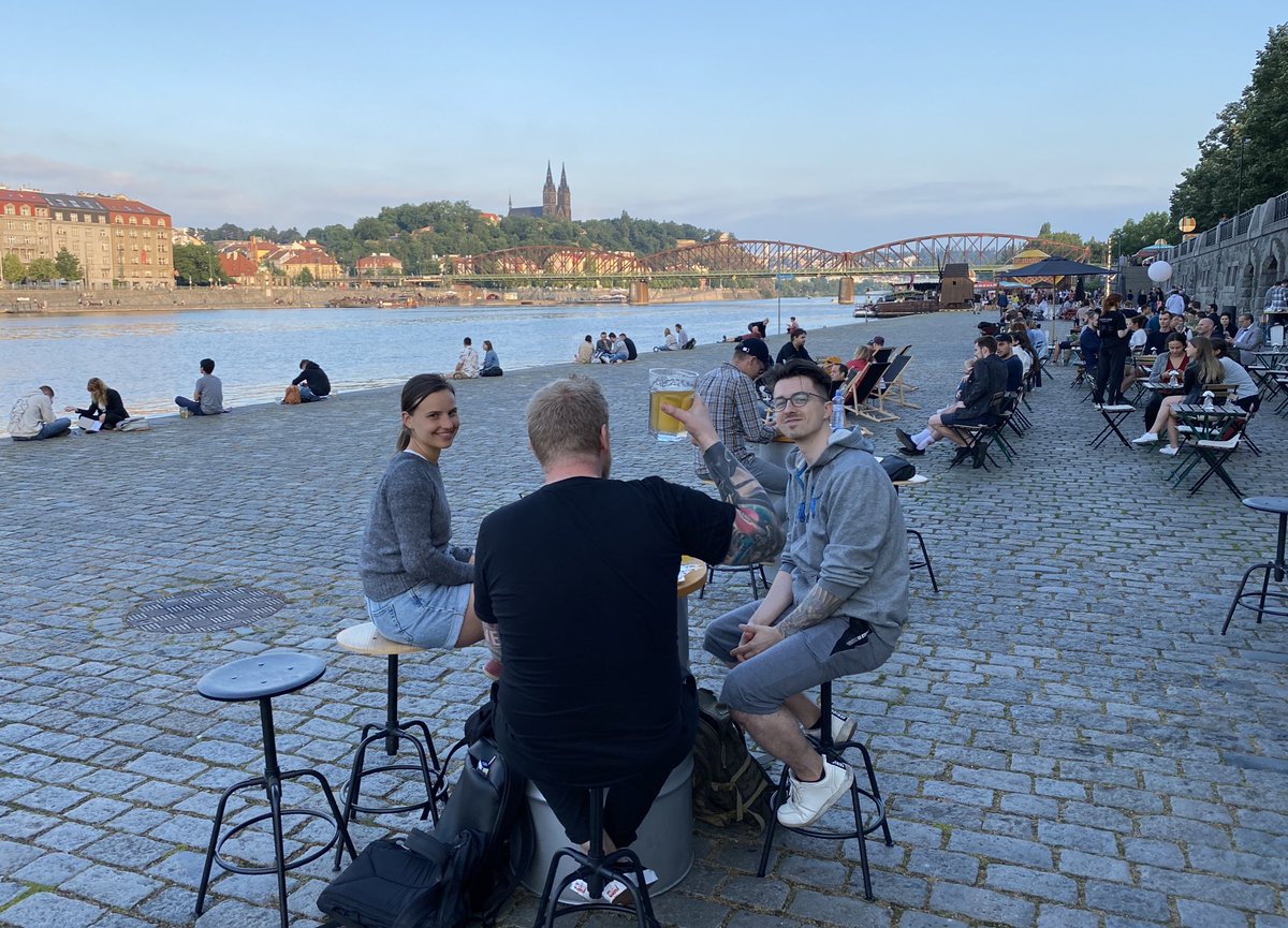 Smíchovská náplavka je prostě Boží místo…