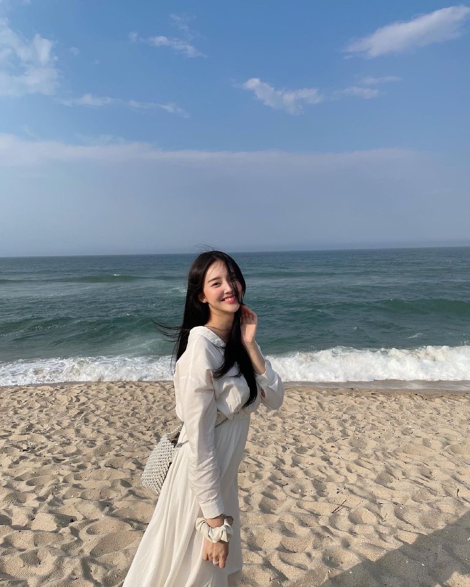 favoritegallery's tweet photo. 210623
© insta
#페이버릿 #서연 https://t.co/WIvjOH08Vd