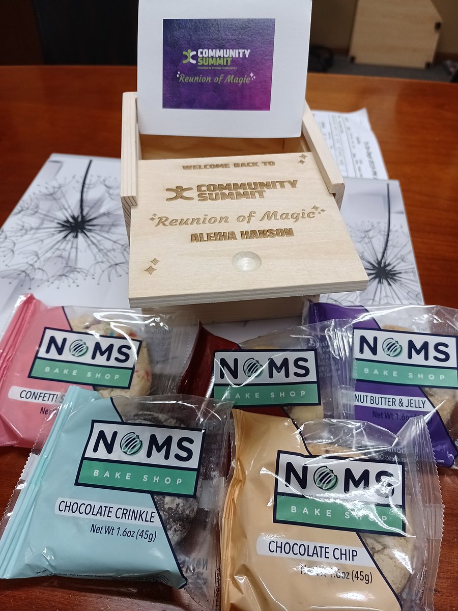 ahansonhd's tweet photo. Thank you @DACommunities! These treats 🍪 should help this rough week! See you all at Summit! #MySummitNA https://t.co/zfXKqqOWOx