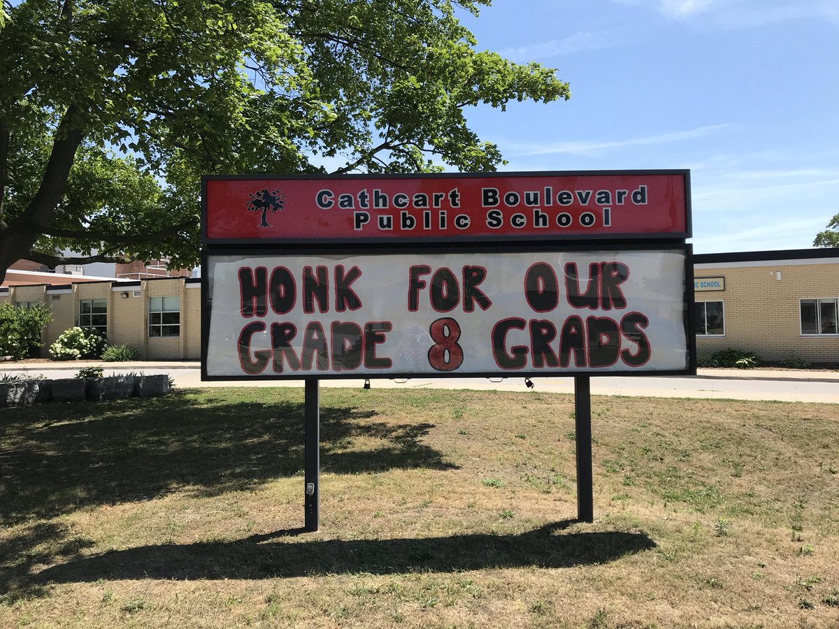 Driving down Cathcart Boulevard? Honk for our Grade 8s! Tomorrow is the big day! 🎉 ⁦<a href="/LKDSB/">Lambton Kent DSB</a>⁩ ⁦<a href="/angie_barrese/">angie barrese</a>⁩