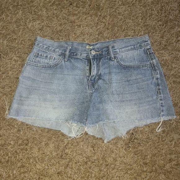 So good I had to share! Check out all the items I'm loving on <a href="/Poshmarkapp/">Poshmark</a> #poshmark #fashion #style #shopmycloset #victoriassecret #shein #oldnavy: posh.mk/lgupTNGPihb