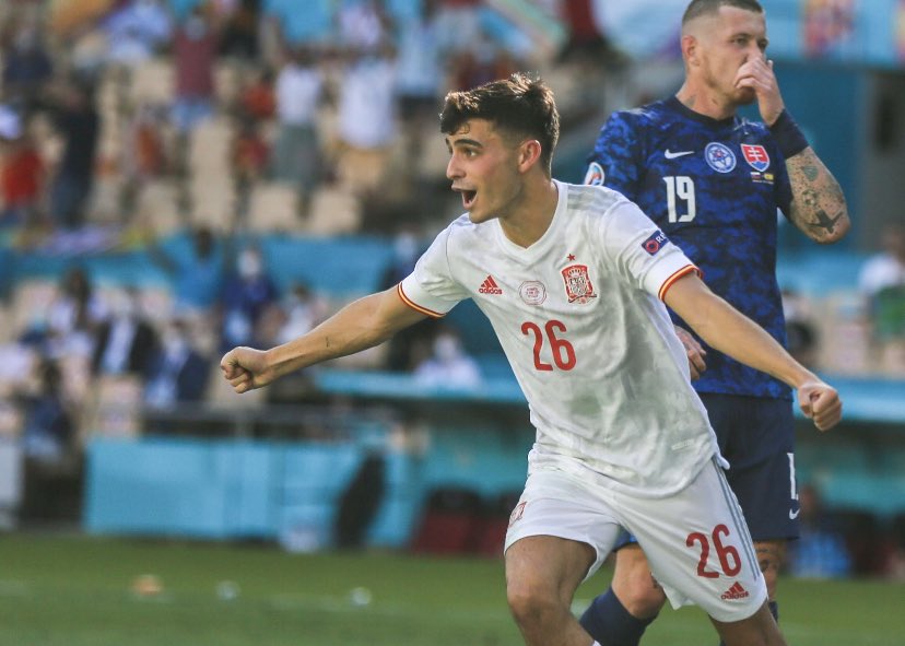 Pedri vs Slovakia :

100% take-ons completed
100% through ball success
70 touches
7 ball recoveries
7 passes into the box
6 passes in the final third
4 duels won
2 fouls won
1 tackle made
1 interception
1 chance created
3 pre-assists

Masterclass 😍