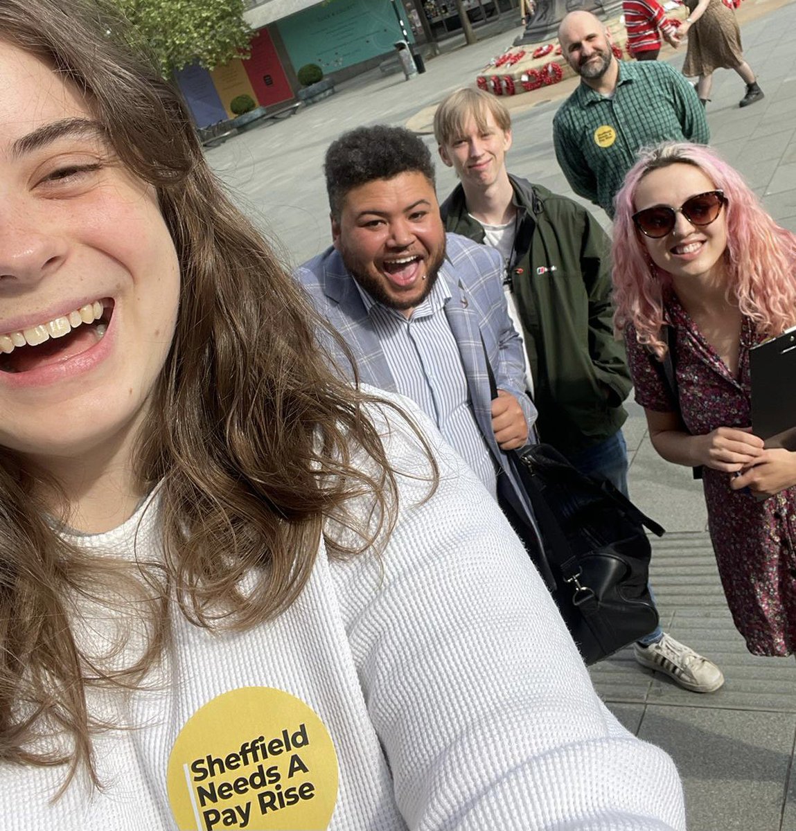 Through thousands of face-to-face conversations with people at work, on the doorstep and at the bus stop 👋🏠🚌 we are building a movement to demand respect at work 🔥

We’re excited to be back out talking to workers for the first time since lockdown! DM us to get involved.