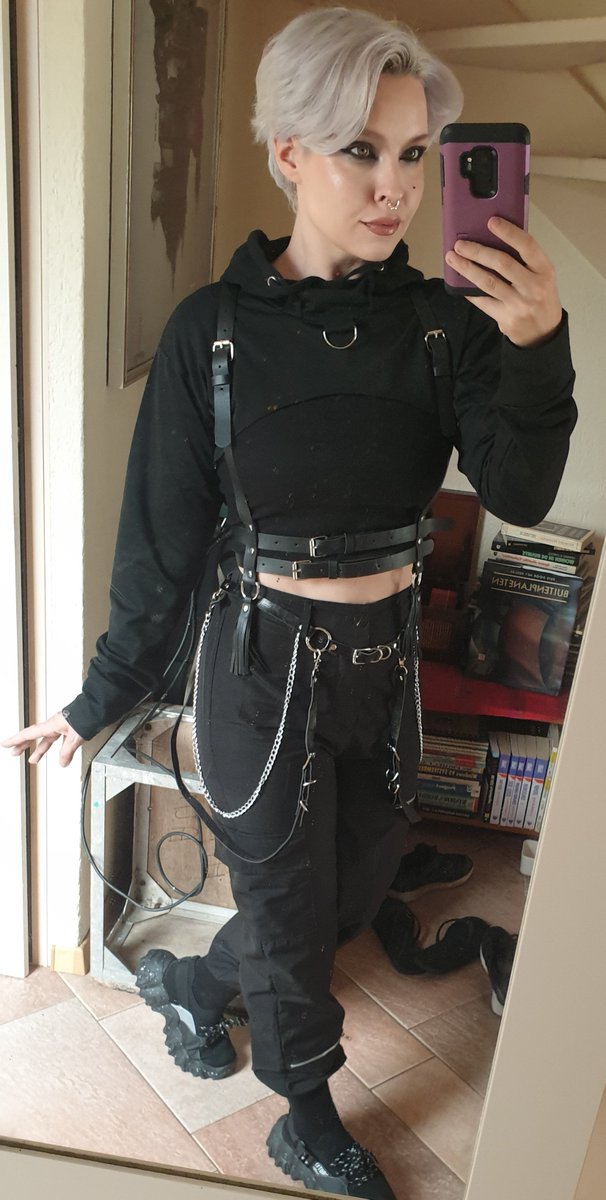 MxtressVesper's tweet photo. My OOTD 💕😍 https://t.co/sZonEKnd4k