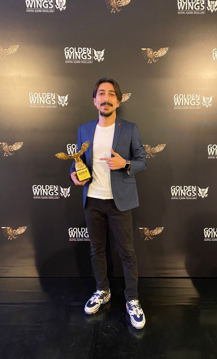 wearehigames's tweet photo. 🏆 Ekibine “Yılın En İyi Oyun Şirketi” ödülünü götürmek için sabırsızlanan Doğukan Yelseli!

🤩 Yakın zamanda alacağımız diğer ödüller için heyecanlıyız.

#YılınEnİyiOyunŞirketi #HiGames https://t.co/qo6yuvSrFv