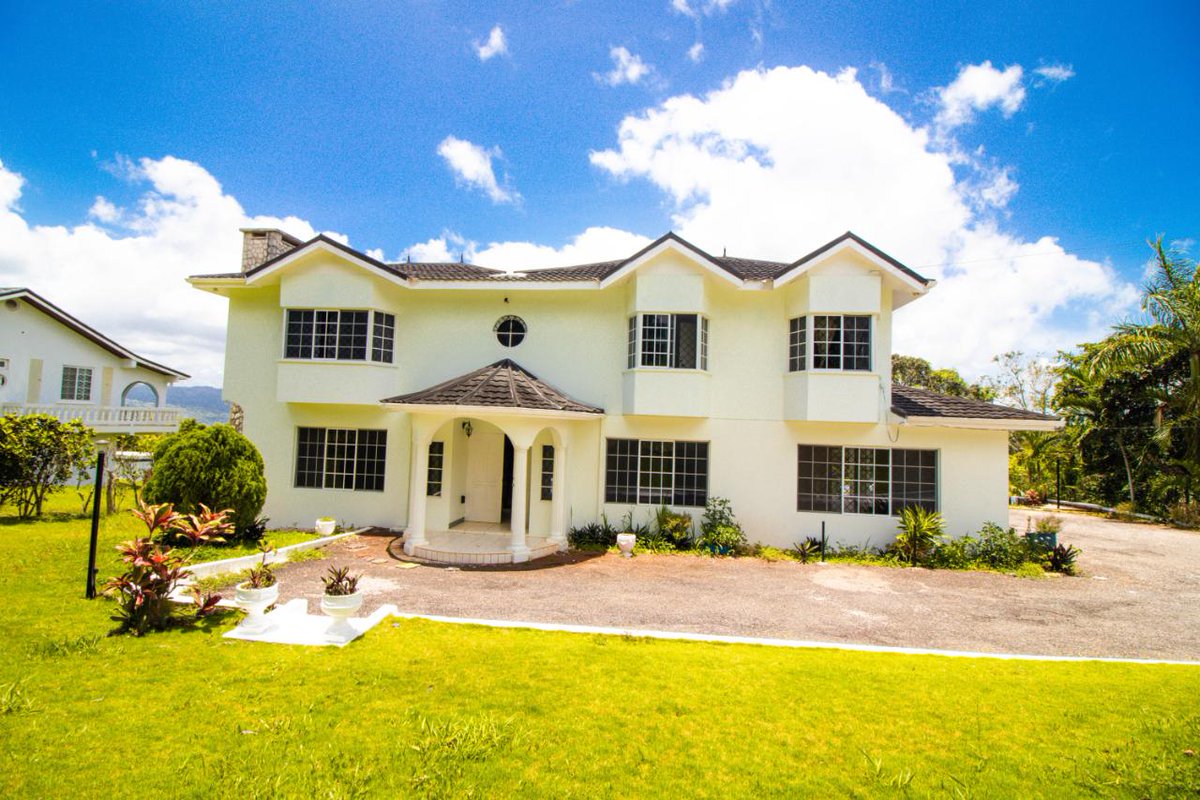 marciac2bent's tweet photo. Contact Rohan Scott at 1-876-856-5080 to learn more about this 4 bed 4 bath house for sale at #6 Badminton Terrace, Mandeville, Manchester. https://t.co/8TV8DYKb0E |DL-0959|Keller Williams Jamaica|Shop 7|Barbican Center|29 E Kings House Rd Kgn 6 #forsale #kwjamaica https://t.co/fUthIfe4ls