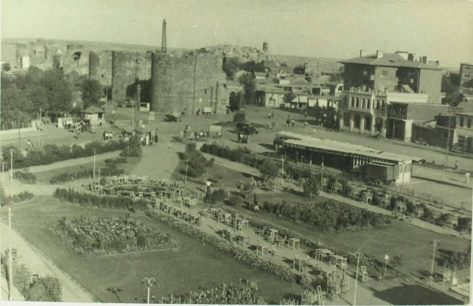 ky0609ky's tweet photo. Diyarbakır, 1950 Yılı https://t.co/V4Bz4L0Rvk
