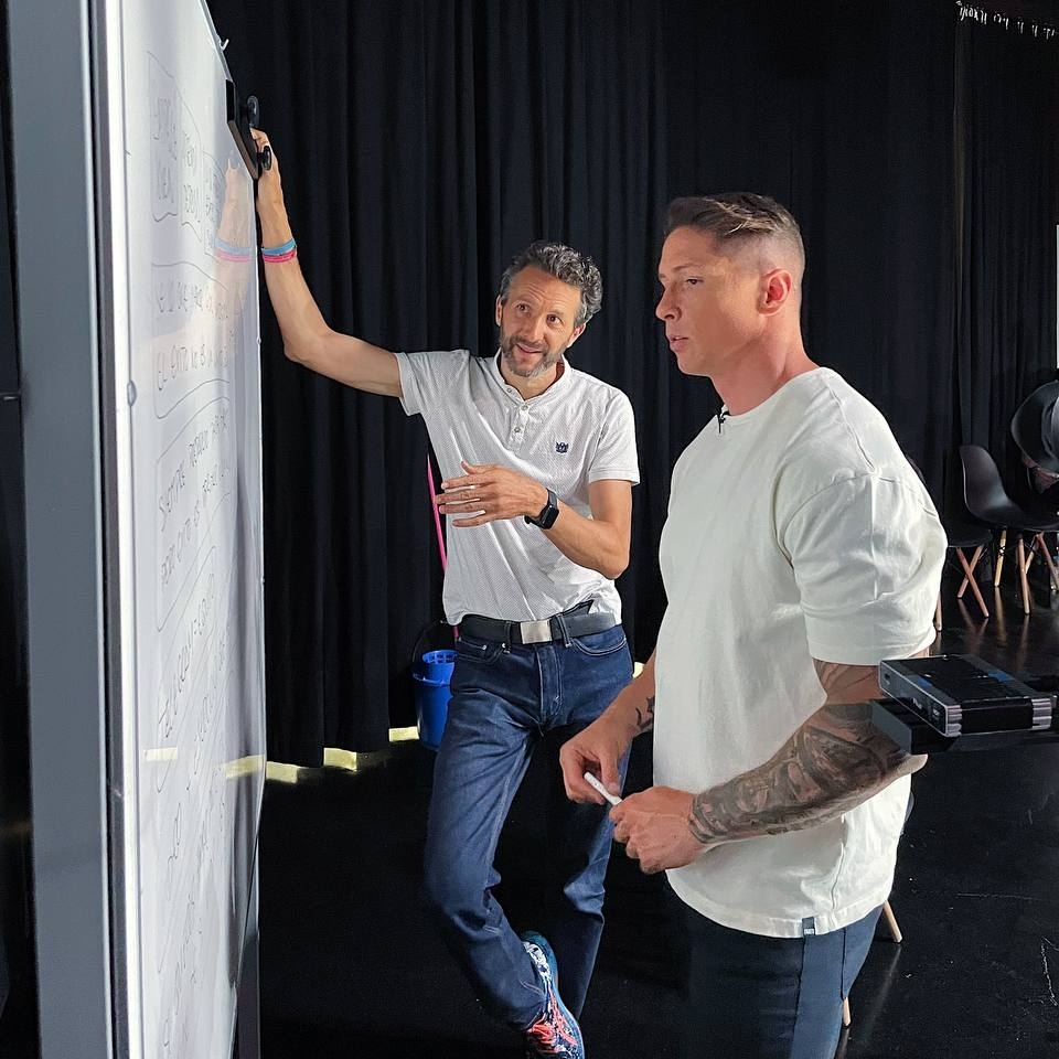 🤗 Gracias, @torres, por confiar en mí para empezar este nuevo e ilusionante proyecto, del que pronto podremos compartir más información.⁠
⁠
⁠
⁠
#FernandoTorres #elninotorres #FT #valores #consejo #crecimientopersonal #esfuerzo #angelMaria #conocimiento #emprendedores