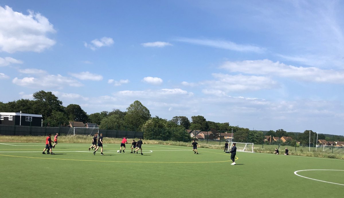 My favourite kind of scenes! Blue skies and extra-curricular ☀️⚽️ tonight was the start of <a href="/AvonbourneUL/">Avonbourne Boys' and Girls' Academies and USF</a> euro’s and year 8 had a fantastic turn out! Well done boys! Roll on the girls tournament next week 🏆⚽️ <a href="/AvonbournePE/">Avonbourne Boys' & Girls' Academies PE Department</a>